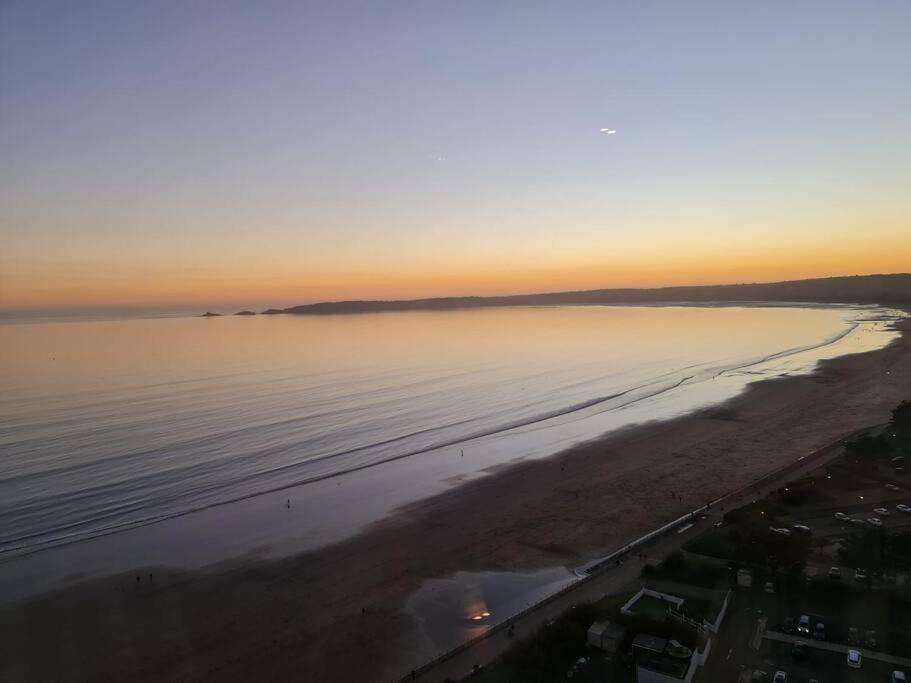 The Panoramic - The Finest Apartment In The City - By Tifa Stays Swansea Luaran gambar